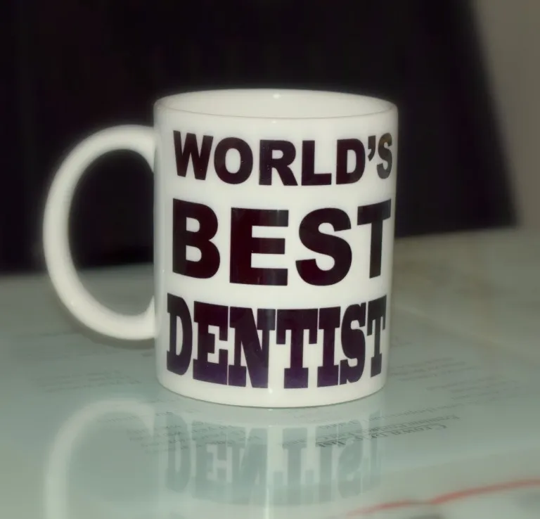 Dentist in Jamnagar Performing Treatment at Nijanand Clinic